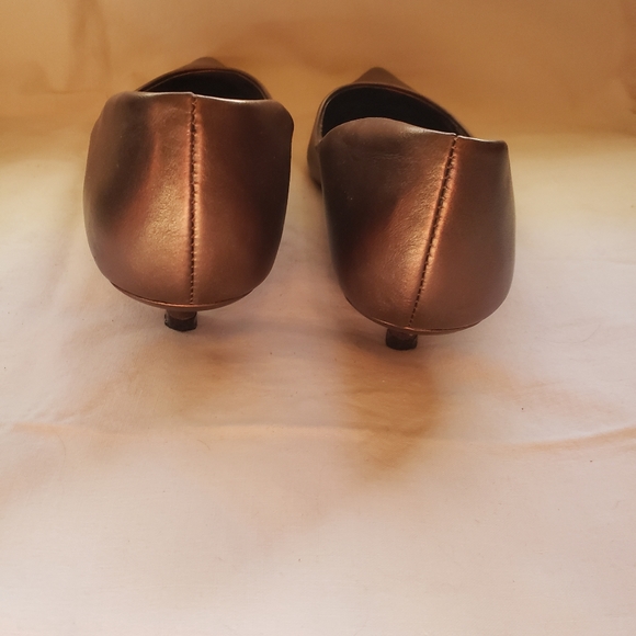 Bronze kitten heel pump - Picture 6 of 6